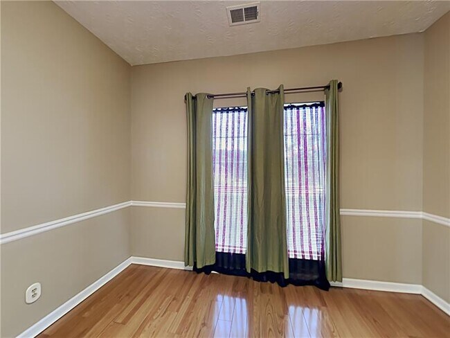 Foto del edificio - 2826 Mill Lake Way
