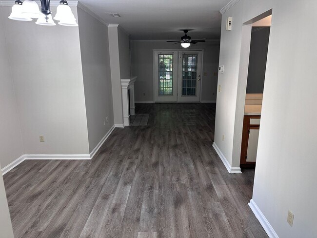 Foto del edificio - Beautiful Bevington Pines Three Bedroom Duplex