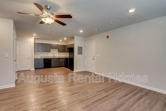 Building Photo - 2509 Otter Run Unit 3203