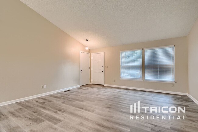 Foto del edificio - 11897 W Bowles Cir