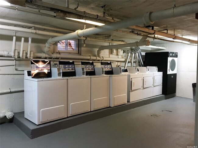 Building Photo - 110 Division Ave