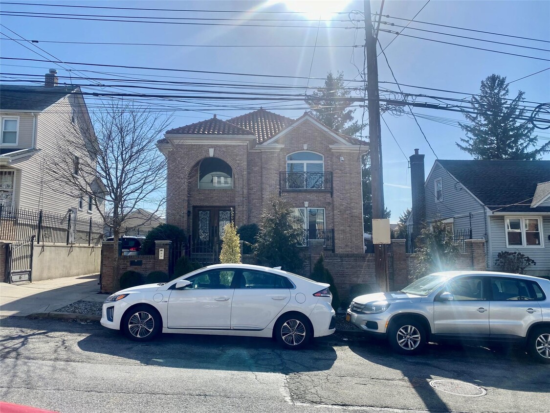Primary Photo - 145-24 19th Ave
