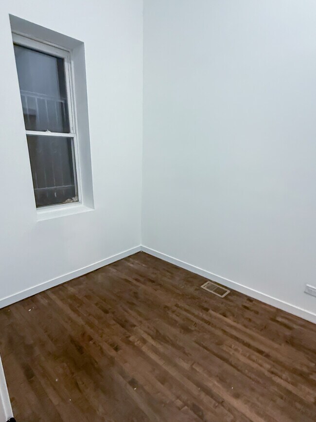 Foto del edificio - 8714 S Commercial Ave