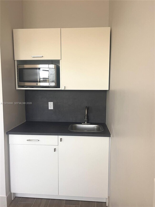 Foto del edificio - 7760 SW 20th St