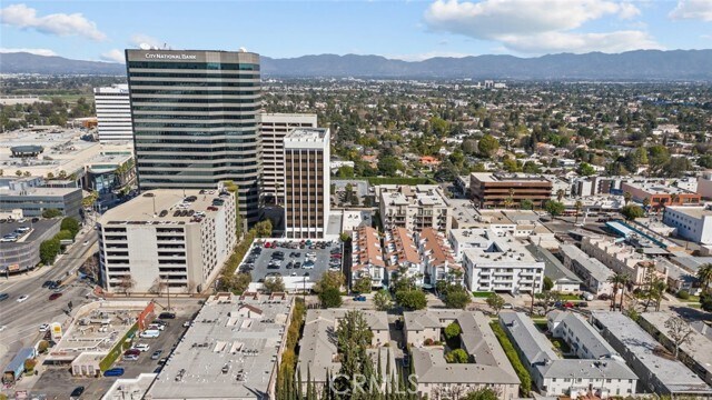Foto del edificio - 15234 Dickens St