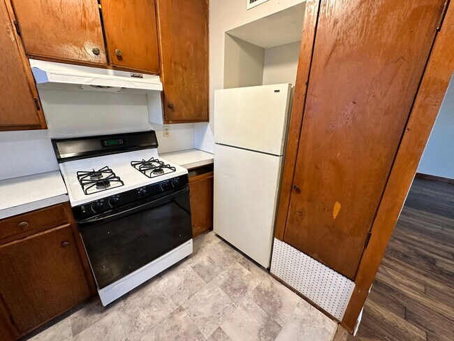 Building Photo - 1 bed 1 bath duplex in Lexington