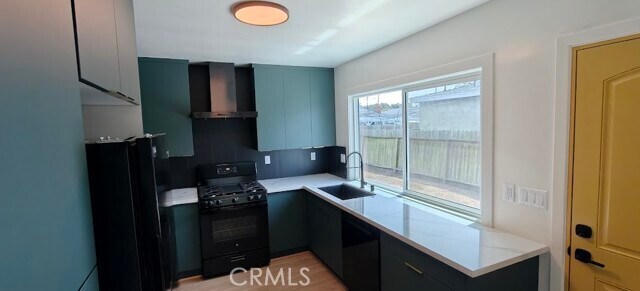 Foto del edificio - 18822 Cranbrook Ave