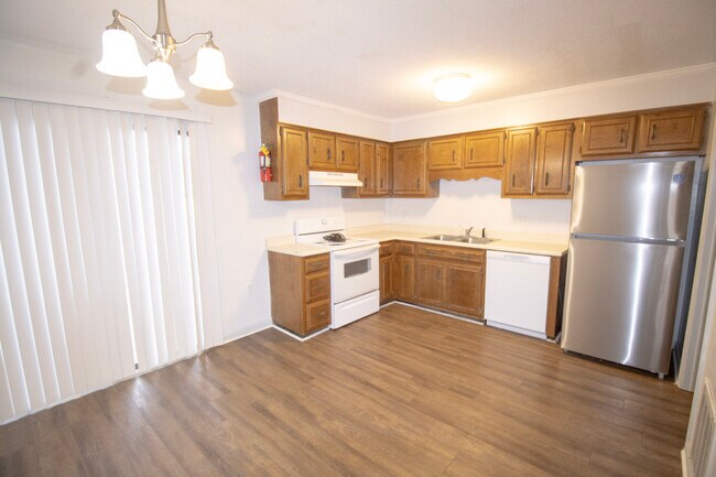 Building Photo - 251 Knight Dr