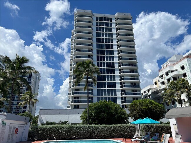 Foto del edificio - 2401 Collins Ave