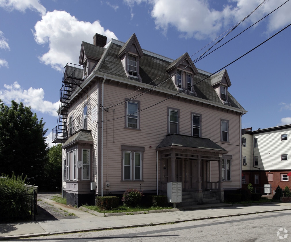 Primary Photo - 70-72 Mawney St