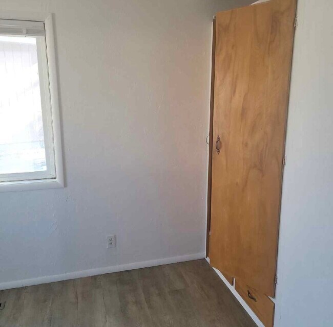 Foto del edificio - 1536 Laurel Ave