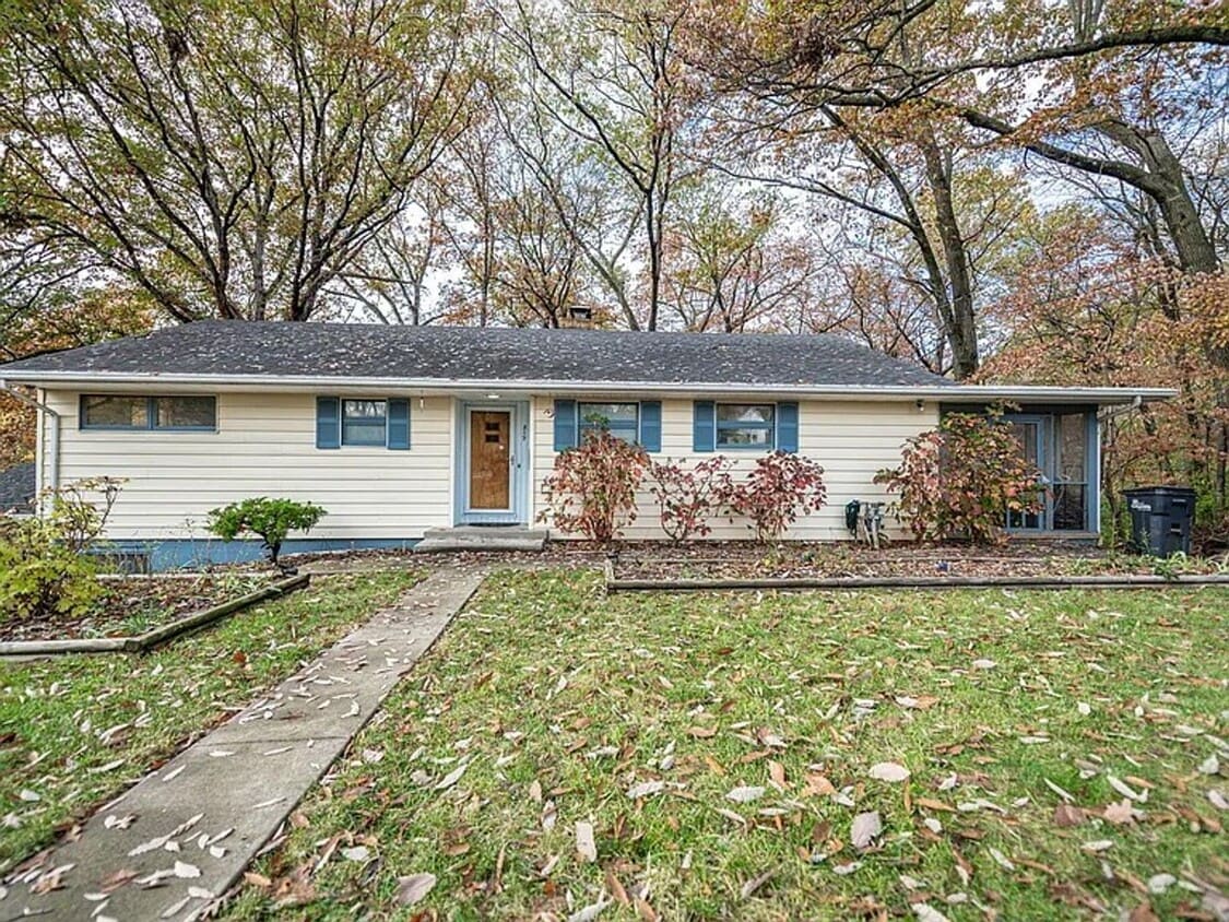 Primary Photo - Marvelous 4 Bed 2.5 Bath House In Quarry H...
