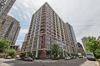 Building Photo - 451 W Huron St