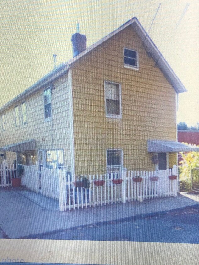 Primary Photo - 3 Congress Ave