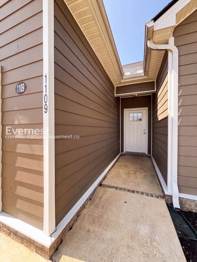 Building Photo - 1109 Prospect Ct