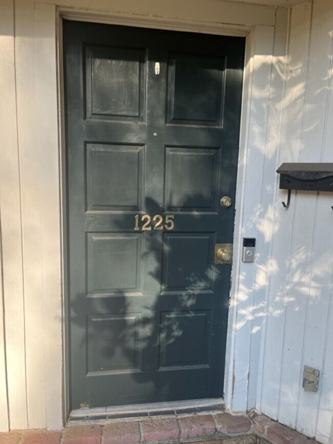 Foto del edificio - Linden - 1223/1225