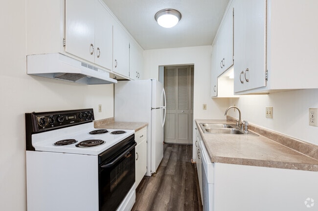 Interior Photo - Apache Manor Apartments