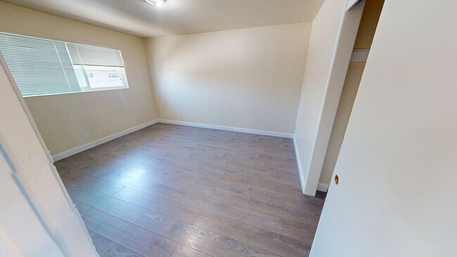 Foto del edificio - 2129 Monroe St