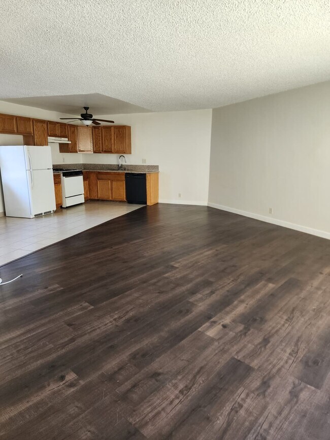 Foto del edificio - 4353 Don Tomaso Dr