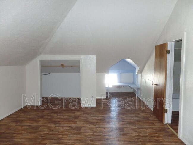 Foto del edificio - 925 E 9th St