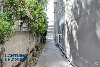 Building Photo - 6734 Independence Ave