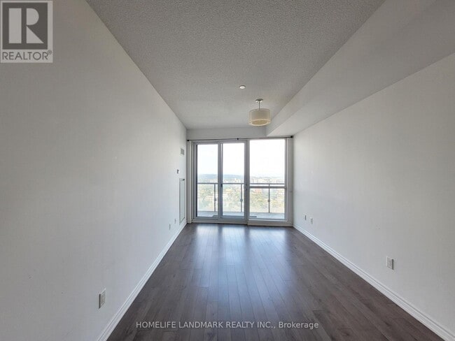 Photo du bâtiment - 386-4386 Yonge St