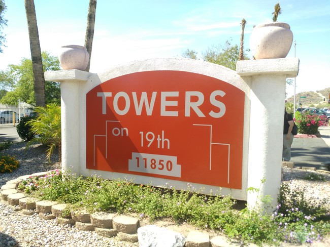 Building Photo - Towers on Nineteenth - 122