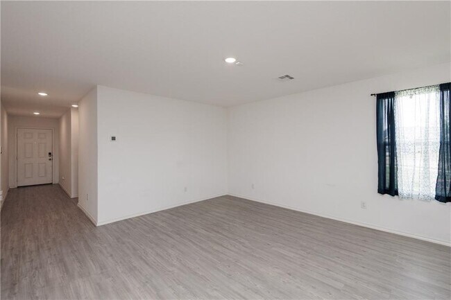 Foto del edificio - 13245 Wrangler St