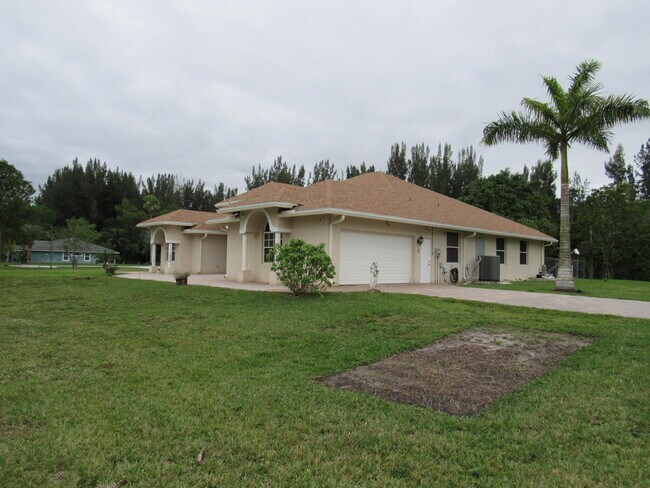 Foto del edificio - 6090 140th Ave N
