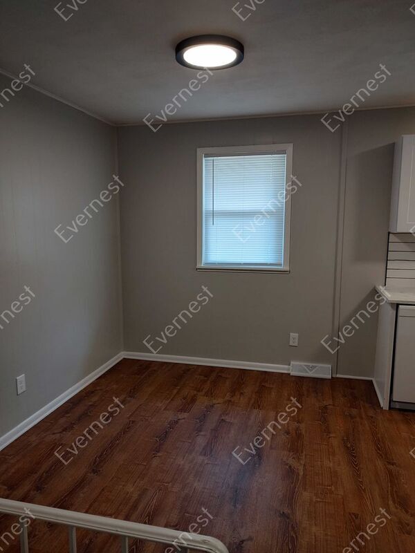 Building Photo - 9515 E 18 St S