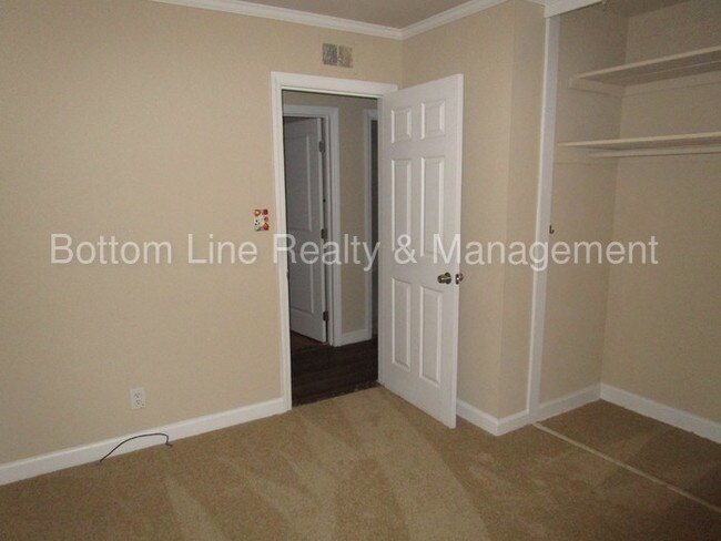 Building Photo - 3317 Barringer Dr