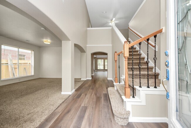 Building Photo - 1802 Whispering Forest Dr