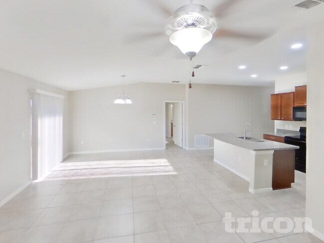 Foto del edificio - 14107 Covert Green Pl