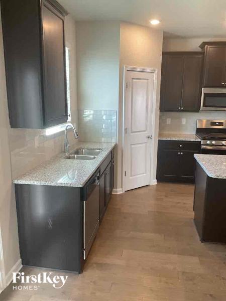 Foto del edificio - 3699 Broadwick Ln
