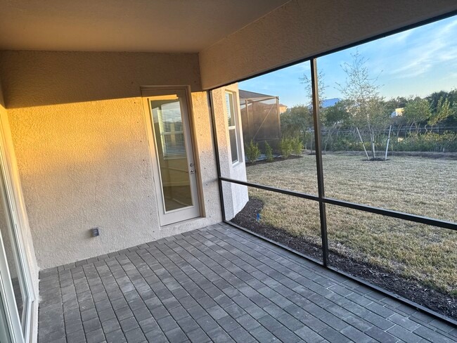 Foto del edificio - 7796 Lakes Edge Ln