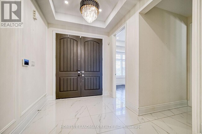 Building Photo - 156 Hurst Ave