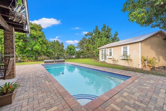 Foto del edificio - 3605 SW 122nd Pl