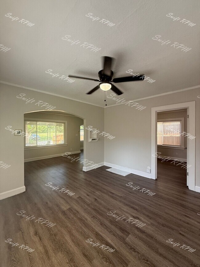 Foto del edificio - 3811 Monroe Ave