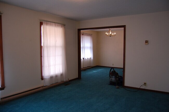 Foto del edificio - 123 Reedy Fork Rd