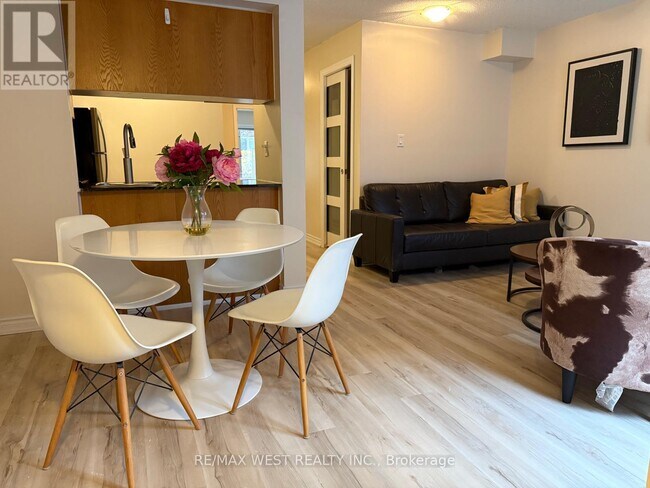 Building Photo - 22 Laidlaw St