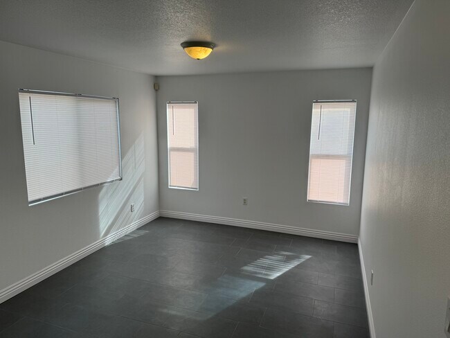 Foto del edificio - 1711 E 68th St