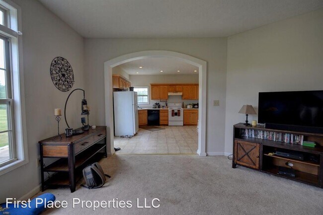 Building Photo - 3 br, 2.5 bath House - 3081 Cummins Ferry