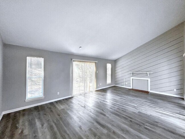 Foto del edificio - 3333 Leschallas Dr