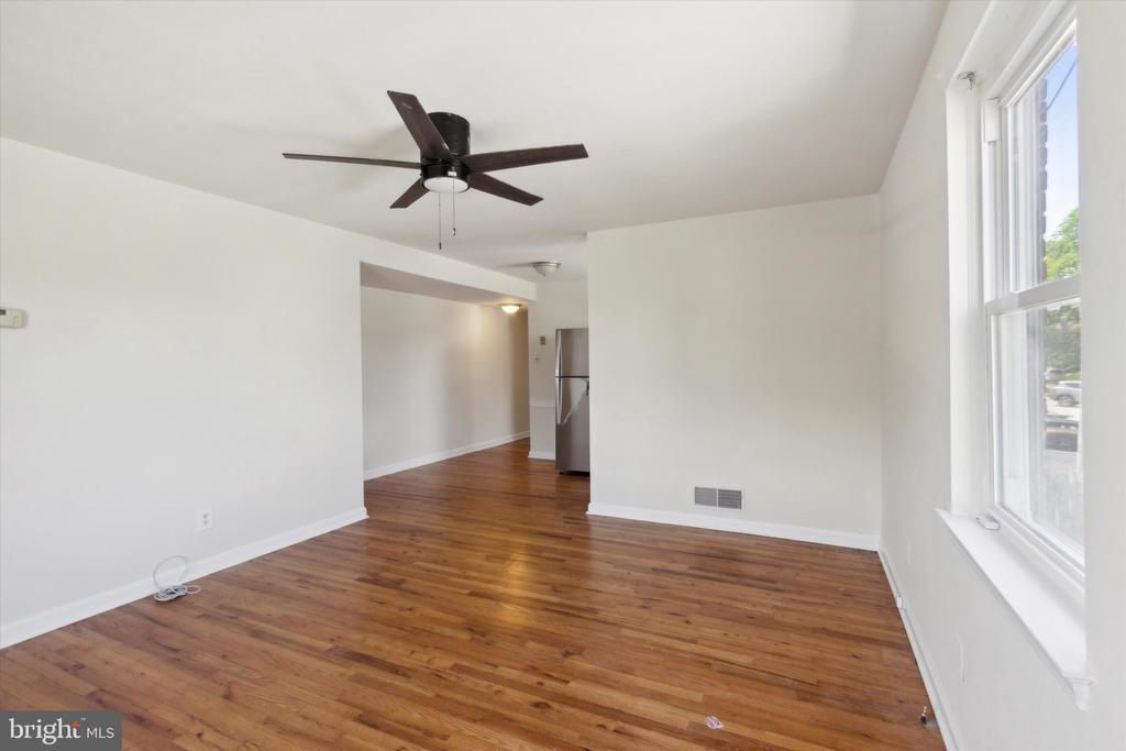 Primary Photo - 248 N Wycombe Ave