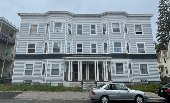 Building Photo - 285-287 Lake Avenue