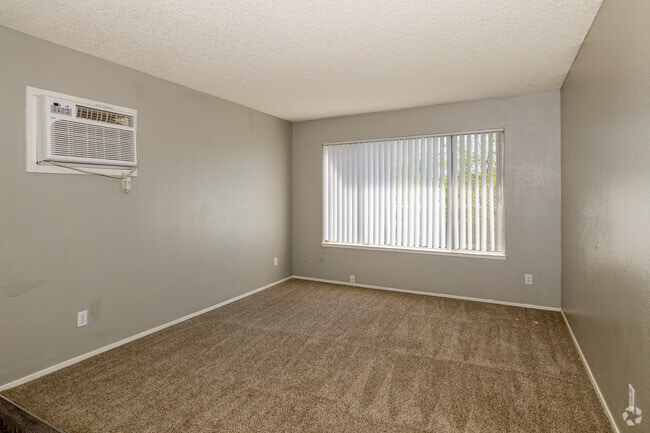 2BR, 1BA - 800SF - Living Room - Park Place Apartments
