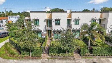 Building Photo - 1402 SW 4th Ave