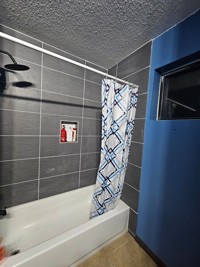 Foto del edificio - 7320 W Reade Ave