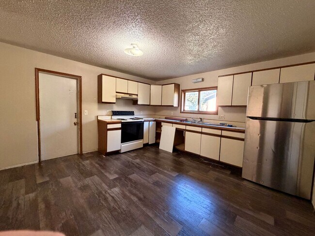 Foto del edificio - *LEASE SPECIAL* 3 Bedroom House $795