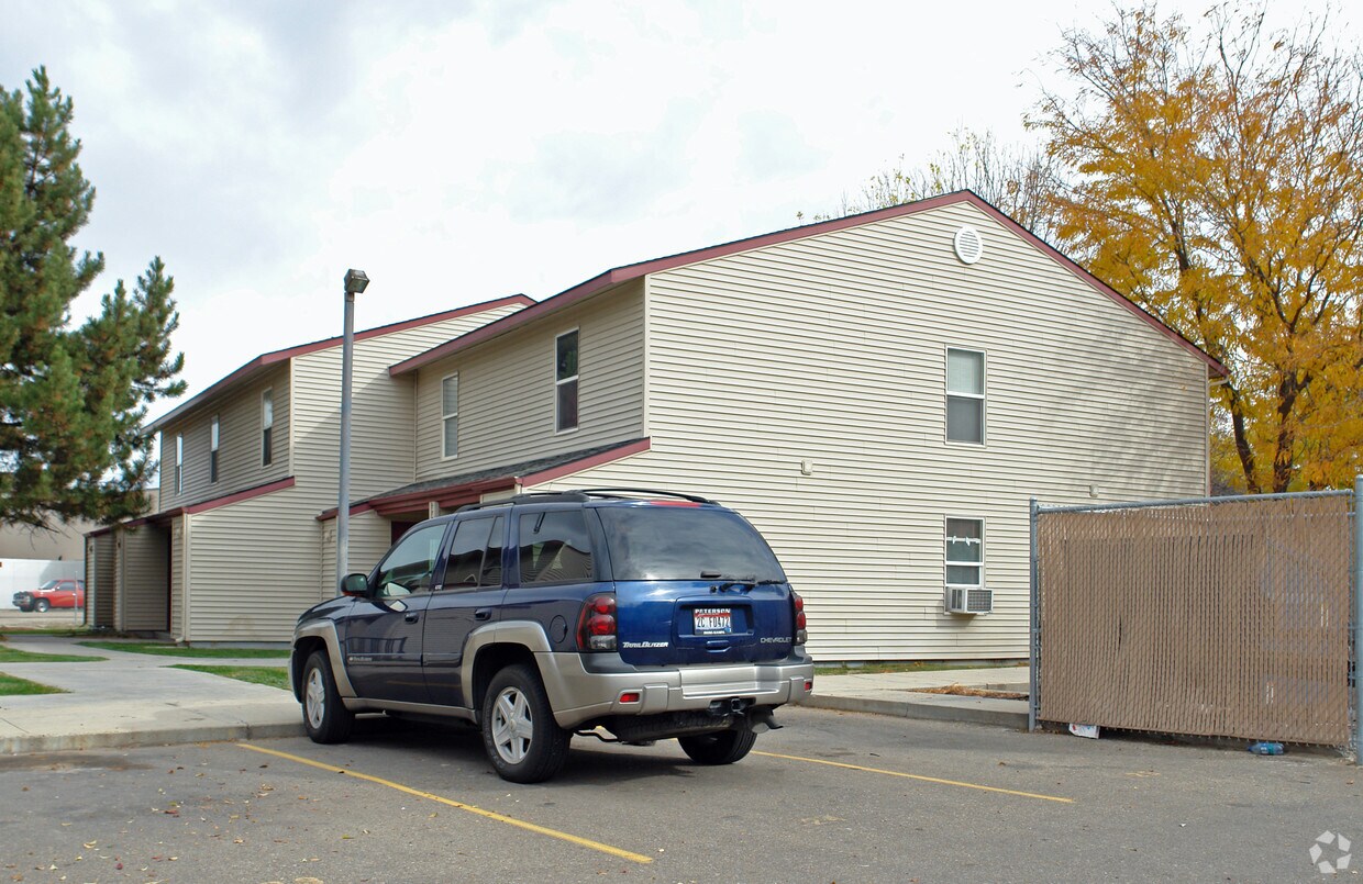 Foto del edificio - Greystone Court Apartments